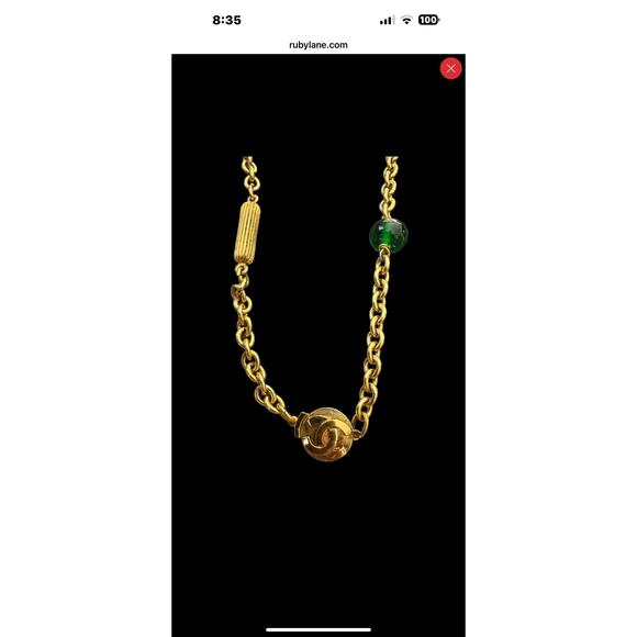Vintage Chanel Gripoix Green Glass and Gilt Chain Necklace, Model 3129 - Picture 4 of 11